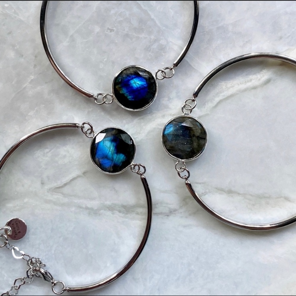 1 Left! Brilliant Labradorite Crystal Bracelet - Picture 4 of 8